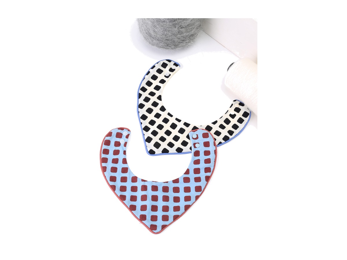 Snap-on reversible bibs — view 3