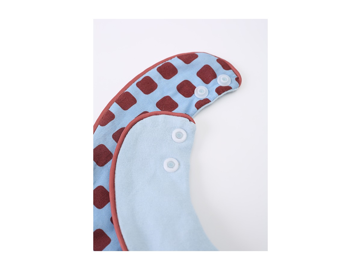 Snap-on reversible bibs — view 4